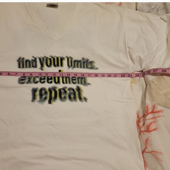 NIKE T-shirt ~ Retro 1990s era ~ V-neck~ Just DoIt Logo ~ Lg~ Unisex - Picture 2 of 14